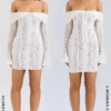 Sadie Vintage Kremowa mini sukienka z kwiatową koronką i odkrytymi ramionami Sadie Vintage Kremowa mini sukienka z kwiatową koronką i odkrytymi ramionami