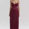 Satynowa sukienka maxi Marcella Berry z plisami Satynowa sukienka maxi Marcella Berry z plisami
