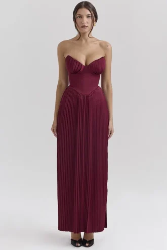 Satynowa sukienka maxi Marcella Berry z plisami Satynowa sukienka maxi Marcella Berry z plisami