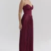 Satynowa sukienka maxi Marcella Berry z plisami Satynowa sukienka maxi Marcella Berry z plisami