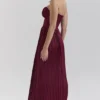 Satynowa sukienka maxi Marcella Berry z plisami Satynowa sukienka maxi Marcella Berry z plisami