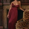 Satynowa sukienka maxi Marcella Berry z plisami Satynowa sukienka maxi Marcella Berry z plisami