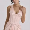 Satynowa sukienka maxi z gorsetem Angeline Blush – edycja limitowana Satynowa sukienka maxi z gorsetem Angeline Blush – edycja limitowana