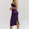 Satynowa sukienka midi bez ramiączek Santana Grape Satynowa sukienka midi bez ramiączek Santana Grape