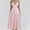 Satynowa sukienka midi o kroju litery A w kolorze Tiffany Parisian Pink Satynowa sukienka midi o kroju litery A w kolorze Tiffany Parisian Pink