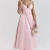 Satynowa sukienka midi o kroju litery A w kolorze Tiffany Parisian Pink Satynowa sukienka midi o kroju litery A w kolorze Tiffany Parisian Pink