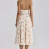 Solada – sukienka midi z dekoltem halter z georgette w kolorze kości słoniowej z nadrukiem w stylu vintage Solada – sukienka midi z dekoltem halter z georgette w kolorze kości słoniowej z nadrukiem w stylu vintage