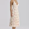Solada – sukienka midi z dekoltem halter z georgette w kolorze kości słoniowej z nadrukiem w stylu vintage Solada – sukienka midi z dekoltem halter z georgette w kolorze kości słoniowej z nadrukiem w stylu vintage
