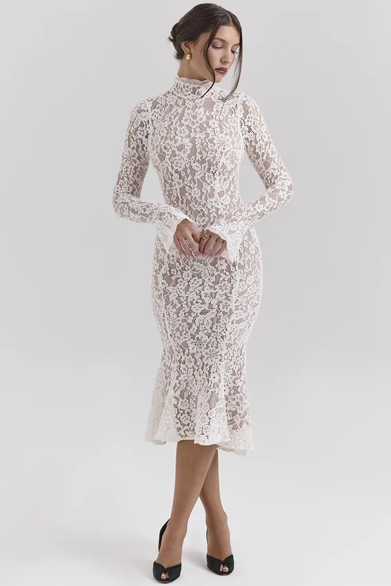 Sophia Vintage – dopasowana sukienka midi z koronki w kolorze kości słoniowej Sophia Vintage – dopasowana sukienka midi z koronki w kolorze kości słoniowej