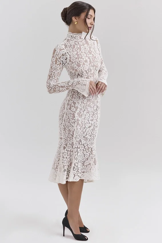 Sophia Vintage – dopasowana sukienka midi z koronki w kolorze kości słoniowej Sophia Vintage – dopasowana sukienka midi z koronki w kolorze kości słoniowej