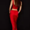 Spódnica midi Colette Scarlet z satyny z niskim stanem