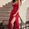 Sukienka bustier Carmen w kolorze czerwonej róży Sukienka bustier Carmen w kolorze czerwonej róży
