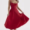 Sukienka bustier Carmen w kolorze czerwonej róży Sukienka bustier Carmen w kolorze czerwonej róży