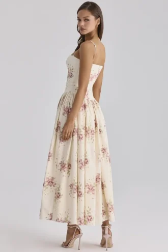 Sukienka Letnia Ysabella w kolorze kości słoniowej z nadrukiem Vintage Rose Sukienka Letnia Ysabella w kolorze kości słoniowej z nadrukiem Vintage Rose
