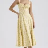 Sukienka Letnia z bawełny z nadrukiem kwiatowym w stylu vintage Carmen Buttercup Sukienka Letnia z bawełny z nadrukiem kwiatowym w stylu vintage Carmen Buttercup