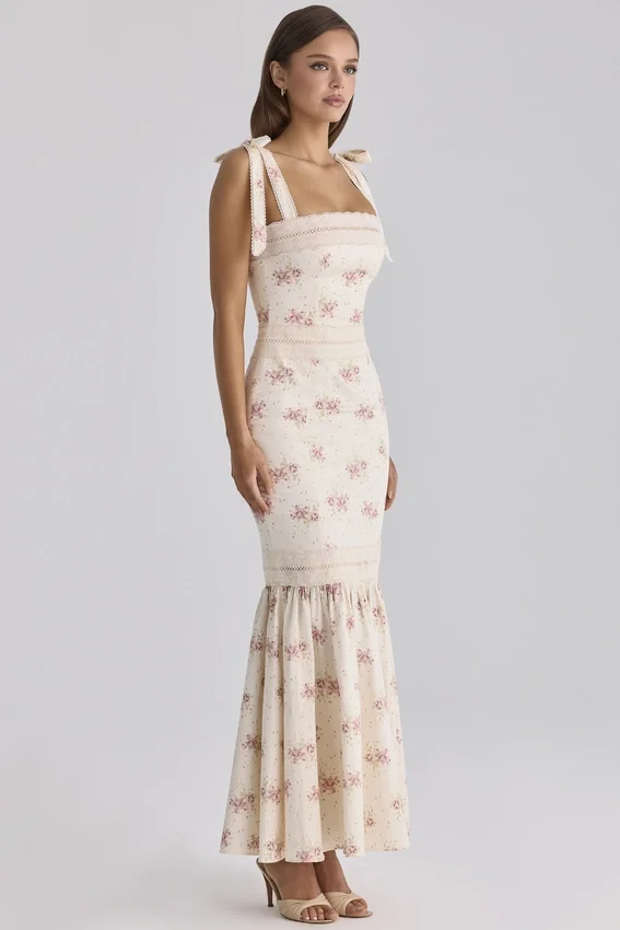 Sukienka maxi Alessina w kolorze kości słoniowej z nadrukiem Vintage Rose, wykonana z bawełny i koronki Sukienka maxi Alessina w kolorze kości słoniowej z nadrukiem Vintage Rose, wykonana z bawełny i koronki