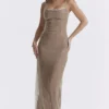 Sukienka maxi Alondra Cafe Au Lait z koralikami – edycja limitowana Sukienka maxi Alondra Cafe Au Lait z koralikami – edycja limitowana