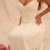 Sukienka maxi Amorata w kolorze kości słoniowej z plisami Sukienka maxi Amorata w kolorze kości słoniowej z plisami
