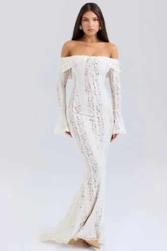 Sukienka maxi Belle Vintage w kremowe kwiatowe wzory z odkrytymi ramionami Sukienka maxi Belle Vintage w kremowe kwiatowe wzory z odkrytymi ramionami