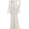 Sukienka maxi Belle Vintage w kremowe kwiatowe wzory z odkrytymi ramionami Sukienka maxi Belle Vintage w kremowe kwiatowe wzory z odkrytymi ramionami