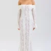 Sukienka maxi Belle Vintage w kremowe kwiatowe wzory z odkrytymi ramionami Sukienka maxi Belle Vintage w kremowe kwiatowe wzory z odkrytymi ramionami