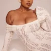 Sukienka maxi Belle Vintage w kremowe kwiatowe wzory z odkrytymi ramionami Sukienka maxi Belle Vintage w kremowe kwiatowe wzory z odkrytymi ramionami