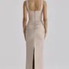 Sukienka maxi Calandra w kolorze taupe z marszczonego elastycznego krepu Sukienka maxi Calandra w kolorze taupe z marszczonego elastycznego krepu