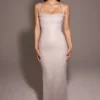 Sukienka maxi Calla Silver Pearl z ozdobami Sukienka maxi Calla Silver Pearl z ozdobami