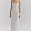 Sukienka maxi Calla Silver Pearl z ozdobami Sukienka maxi Calla Silver Pearl z ozdobami