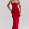 Sukienka maxi Persephone Scarlet bez ramiączek z gorsetem Sukienka maxi Persephone Scarlet bez ramiączek z gorsetem