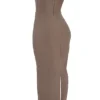 Sukienka maxi z gorsetem bez ramiączek Lucia w kolorze taupe Sukienka maxi z gorsetem bez ramiączek Lucia w kolorze taupe
