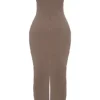Sukienka maxi z gorsetem bez ramiączek Lucia w kolorze taupe Sukienka maxi z gorsetem bez ramiączek Lucia w kolorze taupe