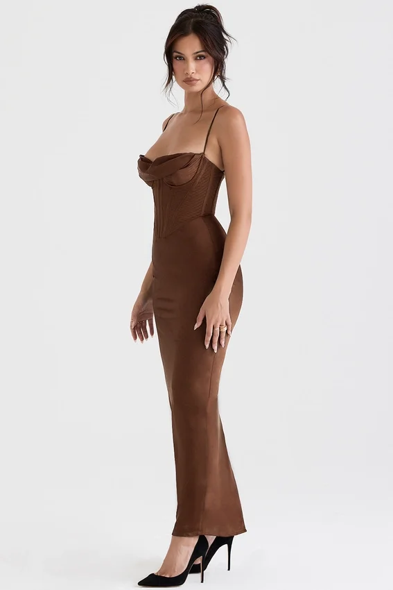 Sukienka maxi z gorsetem w kolorze czekoladowym Charmaine Sukienka maxi z gorsetem w kolorze czekoladowym Charmaine