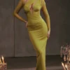 Sukienka maxi Zahra w kolorze chartreuse z głębokim dekoltem Sukienka maxi Zahra w kolorze chartreuse z głębokim dekoltem