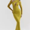 Sukienka maxi Zahra w kolorze chartreuse z głębokim dekoltem Sukienka maxi Zahra w kolorze chartreuse z głębokim dekoltem