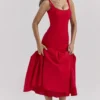 Sukienka midi Amore Scarlet z obniżoną talią Sukienka midi Amore Scarlet z obniżoną talią