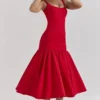 Sukienka midi Amore Scarlet z obniżoną talią Sukienka midi Amore Scarlet z obniżoną talią