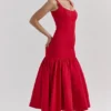 Sukienka midi Amore Scarlet z obniżoną talią Sukienka midi Amore Scarlet z obniżoną talią