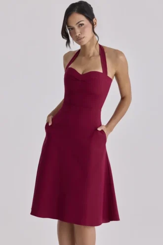 Sukienka midi Carolla z miękkiego twillu w kolorze wina, z dekoltem halter Sukienka midi Carolla z miękkiego twillu w kolorze wina, z dekoltem halter