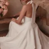 Sukienka midi Loulou w kolorze kości słoniowej z wiązaniem na szyi Sukienka midi Loulou w kolorze kości słoniowej z wiązaniem na szyi