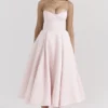Sukienka midi Mademoiselle w kolorze baleriny Sukienka midi Mademoiselle w kolorze baleriny