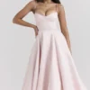 Sukienka midi Mademoiselle w kolorze baleriny Sukienka midi Mademoiselle w kolorze baleriny