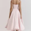 Sukienka midi Mademoiselle w kolorze baleriny Sukienka midi Mademoiselle w kolorze baleriny
