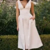Sukienka midi Paloma Vintage z plisowanej satyny w kolorze kremowym Sukienka midi Paloma Vintage z plisowanej satyny w kolorze kremowym