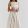 Sukienka midi Shayla w kolorze kremowym w stylu vintage Sukienka midi Shayla w kolorze kremowym w stylu vintage