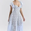 Sukienka midi z koronką w kwiaty Austen Bluebell Sukienka midi z koronką w kwiaty Austen Bluebell