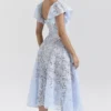 Sukienka midi z koronką w kwiaty Austen Bluebell Sukienka midi z koronką w kwiaty Austen Bluebell