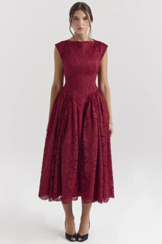 Sukienka midi z odkrytymi plecami z koronki Debutante Berry Sukienka midi z odkrytymi plecami z koronki Debutante Berry