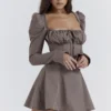 Sukienka mini z długim rękawem Carlina Mocha Sukienka mini z długim rękawem Carlina Mocha