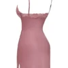 Sukienka typu slip z satyny i koronki w kolorze różowym Nia Sukienka typu slip z satyny i koronki w kolorze różowym Nia